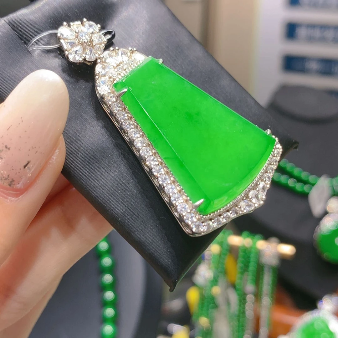 【闪购商品】颈饰银S925镶嵌翡翠7柒姐