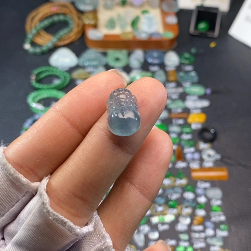 【闪购商品】翡翠挂件未镶嵌貔貅