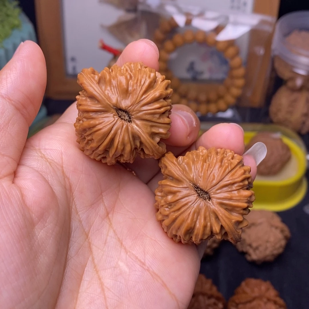 文玩核桃把件卡*38四座楼