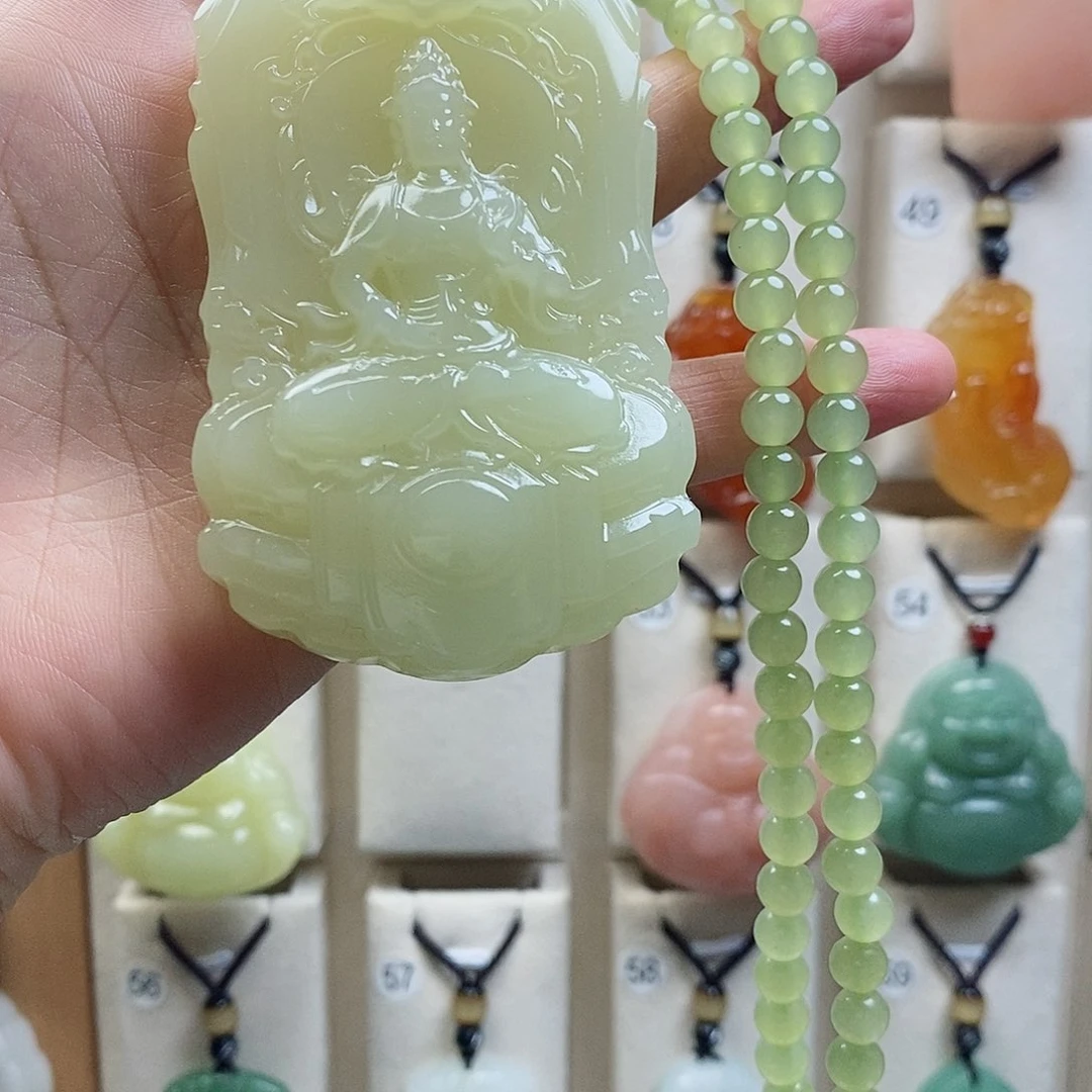 石英质玉未镶嵌颈饰