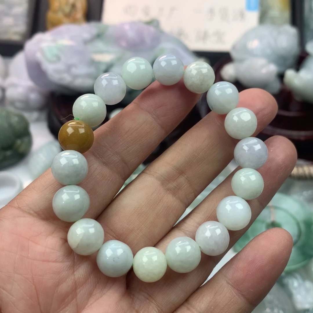 翡翠未镶嵌颈饰一