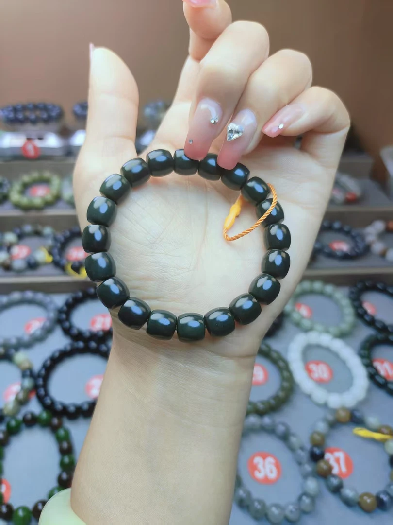 新疆和田玉沙枣青卡10直切