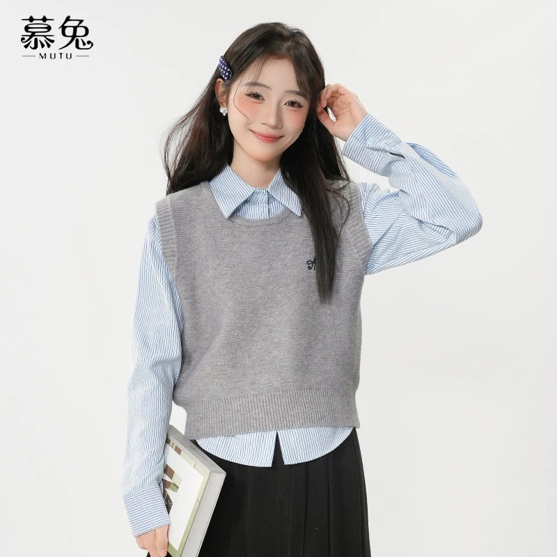 慕兔学院风叠穿上衣两件套装女2025新款条纹衬衫针织刺绣背心马甲