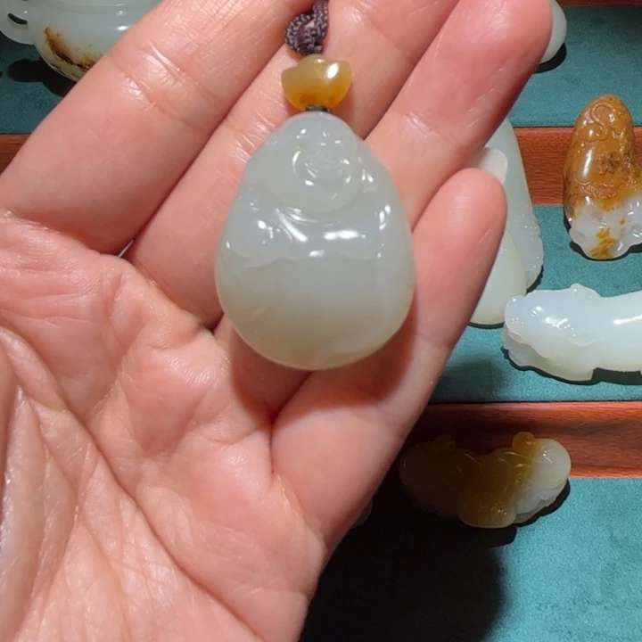 和田玉未镶嵌车挂