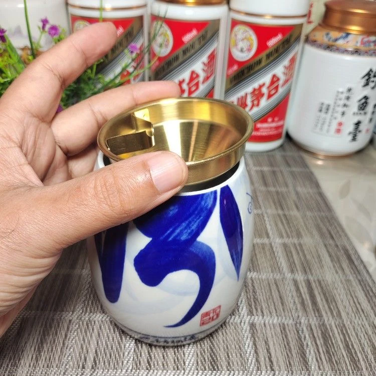飞天酒瓶改烟灰缸