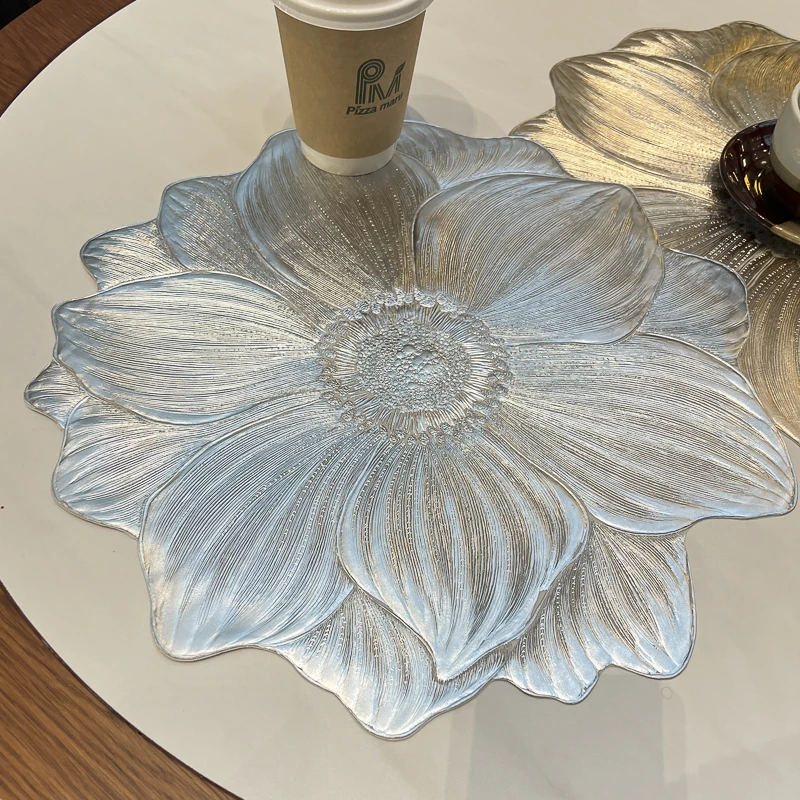 轻奢高级荷花餐垫免洗防油防水防烫桌布隔热垫立体家用餐桌垫子款