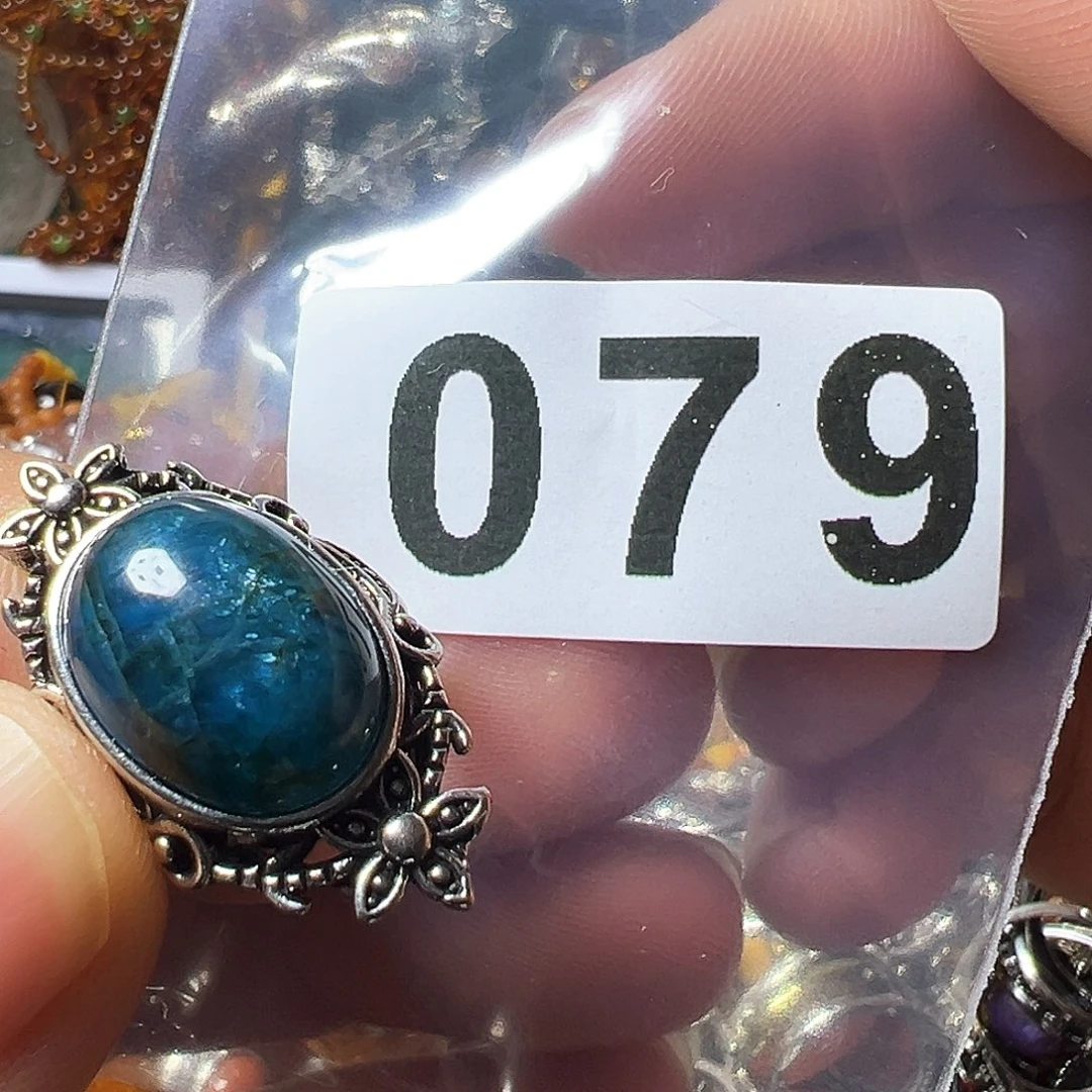 石英质玉戒指未镶嵌