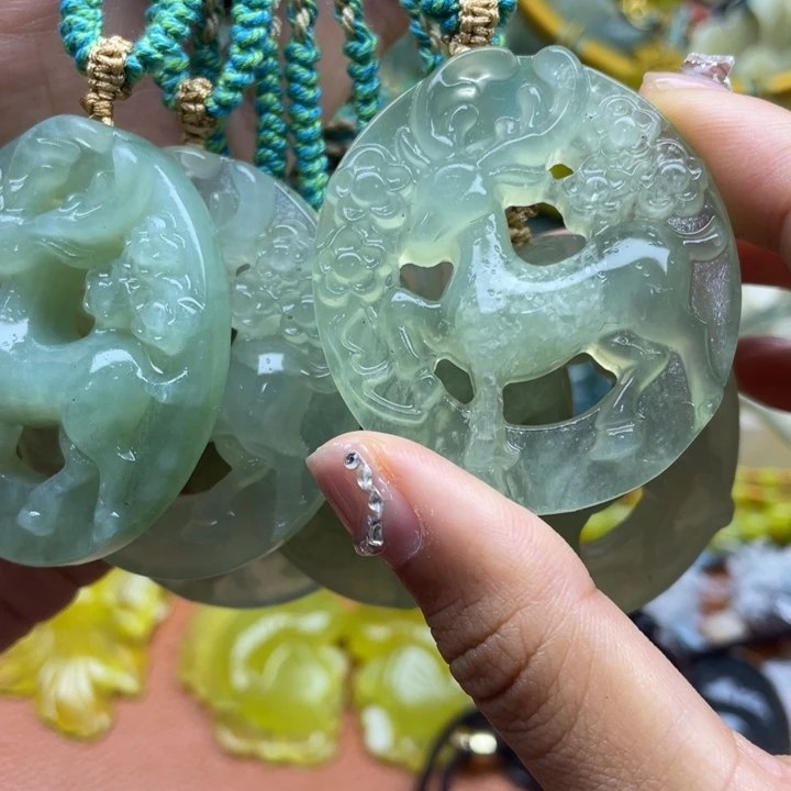 蛇纹石玉未镶嵌吊坠