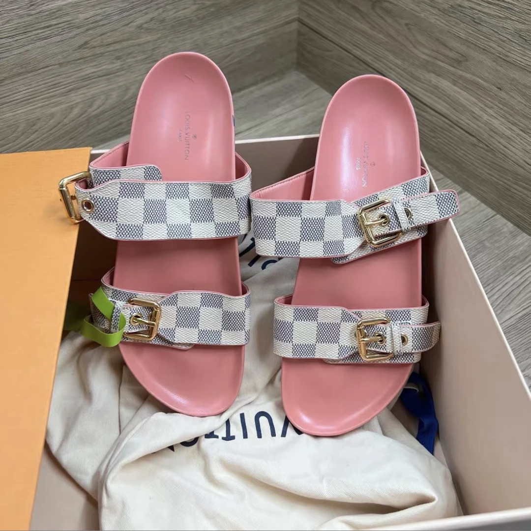 99新 LouisVuitton/路易威登 15581908全新粉色棋盘格拖鞋 无盒