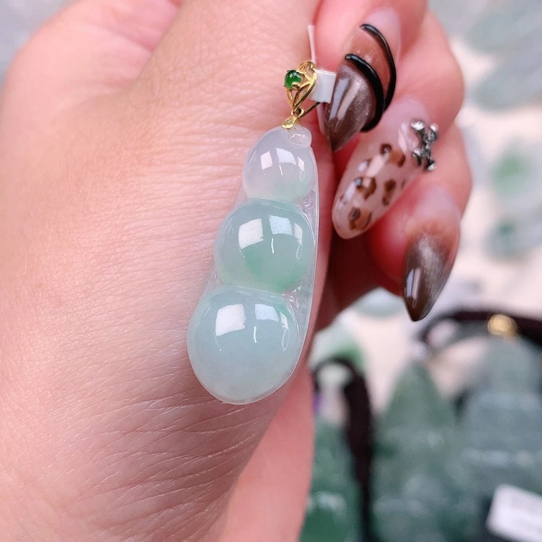 翡翠颈饰18K金镶嵌飘绿豆35.5 29 12.5 4.3