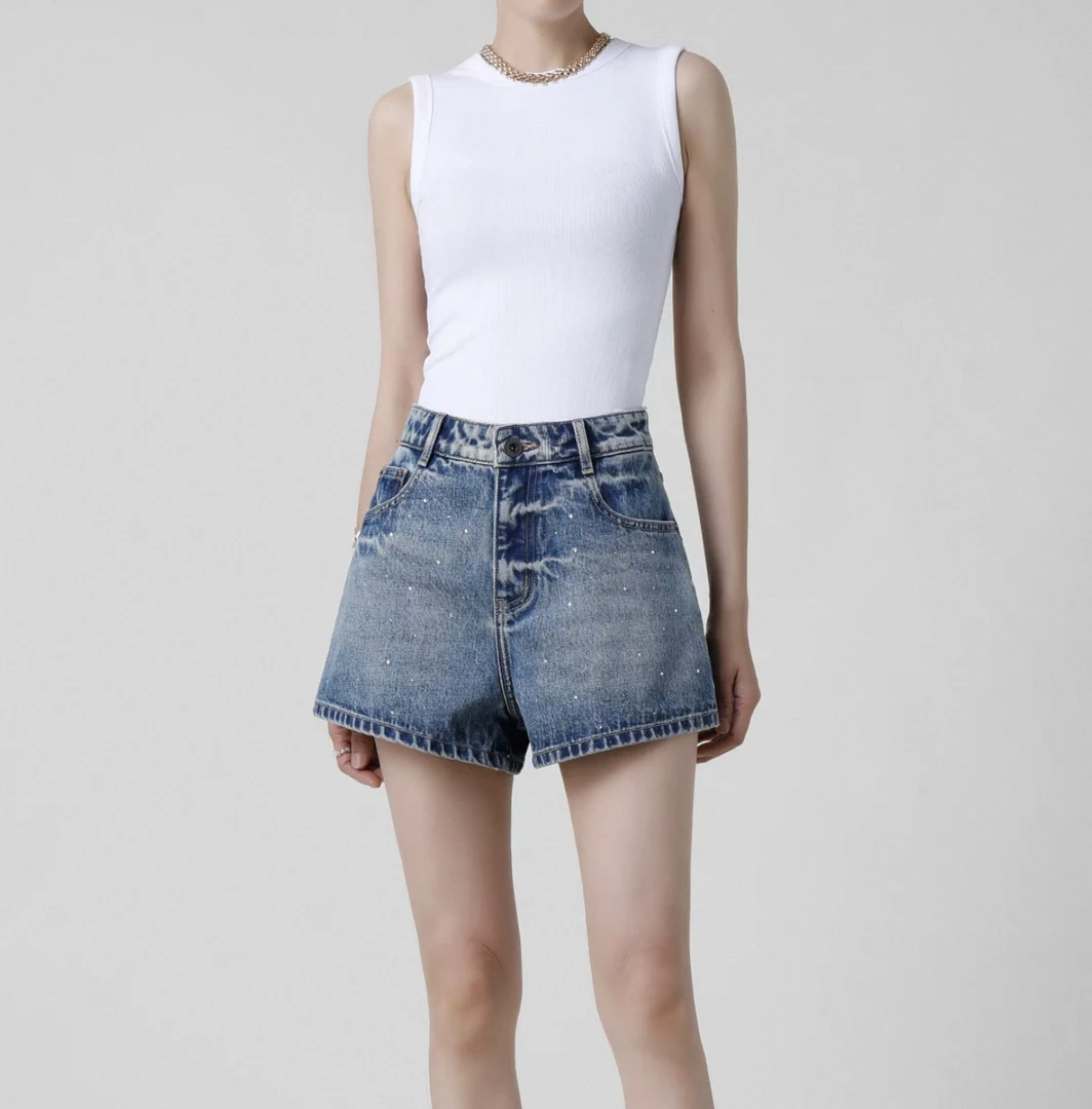 烫钻设计 | 2025年夏季新款牛仔短裤女高腰宽松显瘦a字辣妹热裤潮