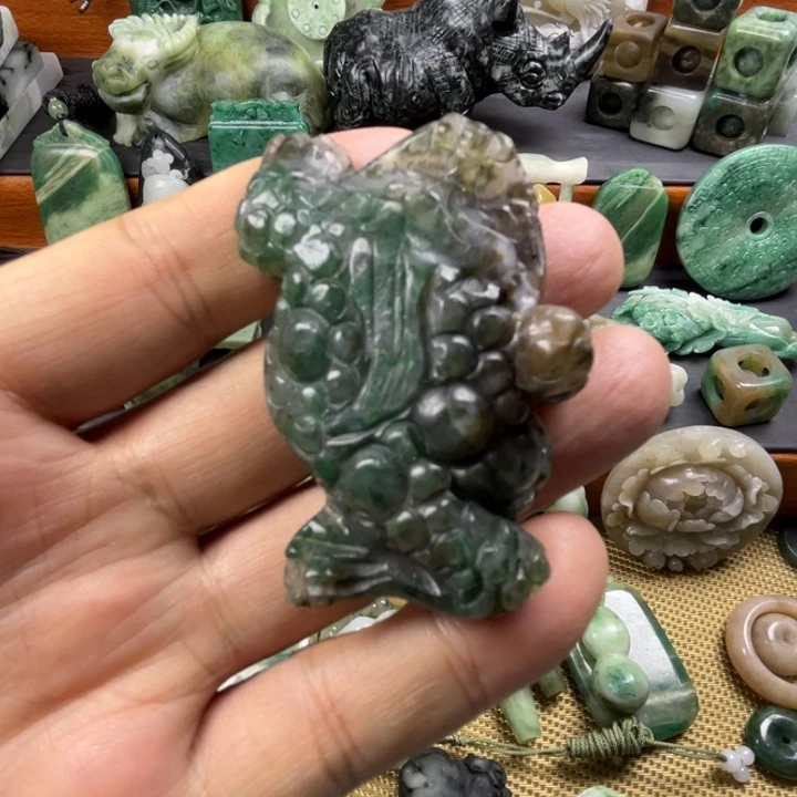 独山玉未镶嵌珠宝半成品