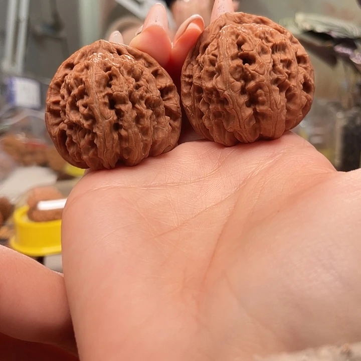 文玩核桃吊坠三角白43全