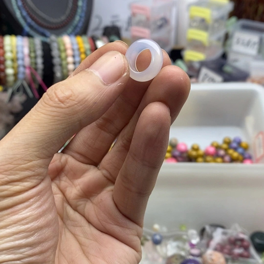 碎***斤玛瑙/玉髓未镶嵌珠宝半成品一个Q443