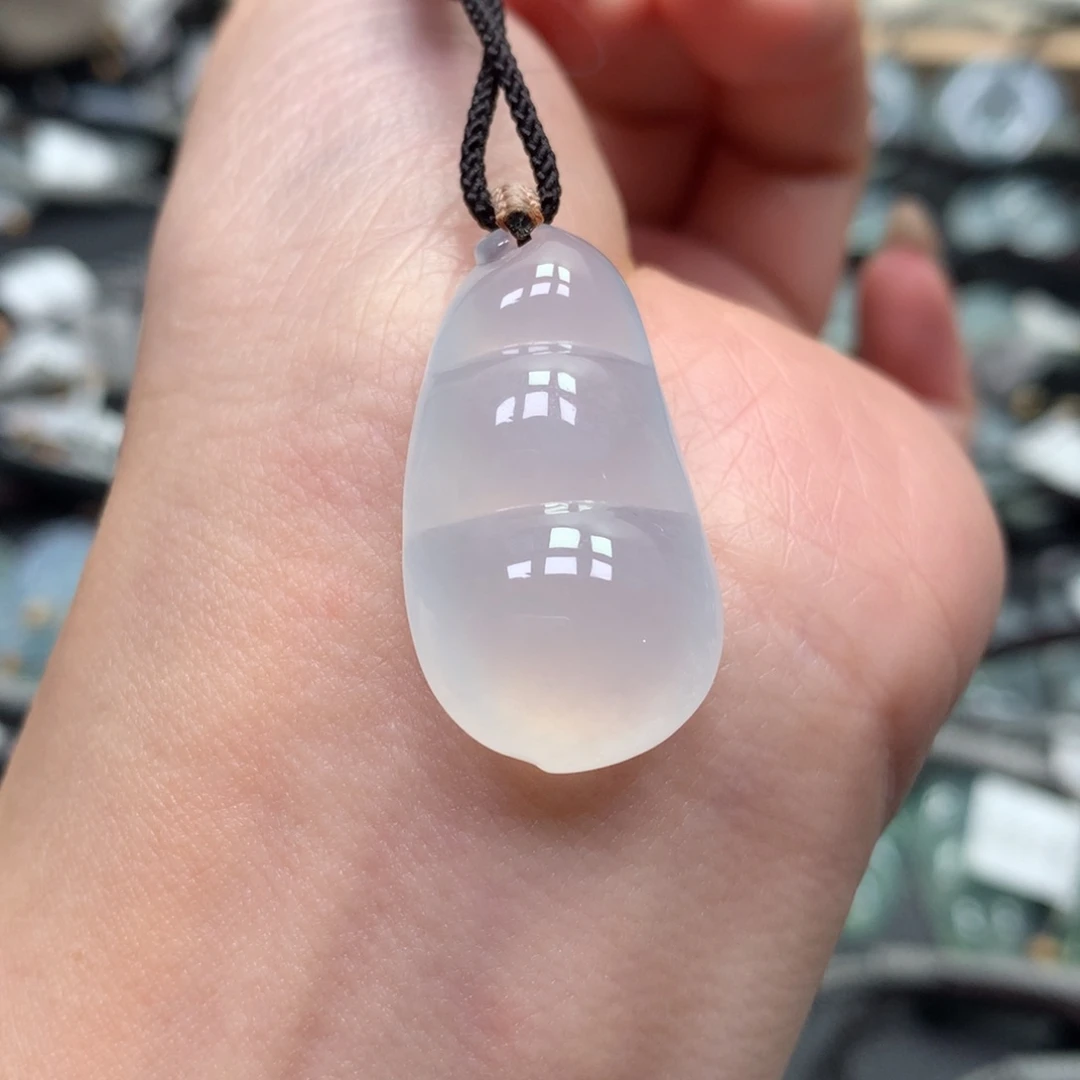 翡翠颈饰未镶嵌豆子