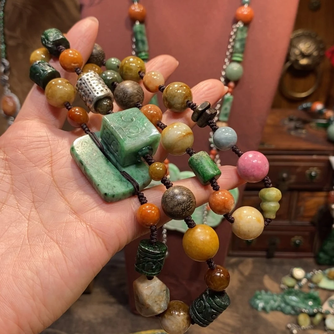 翡翠吊坠(赠链)未镶嵌