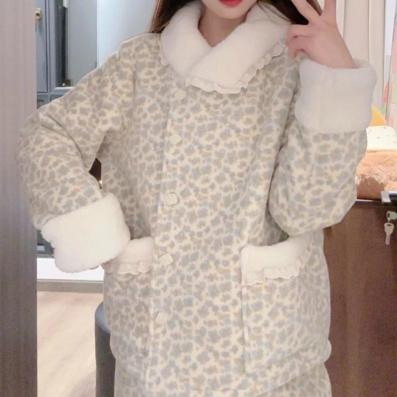 复古高级碎花设计毛绒边珊瑚绒睡衣女秋冬新款加厚保暖家居服套装