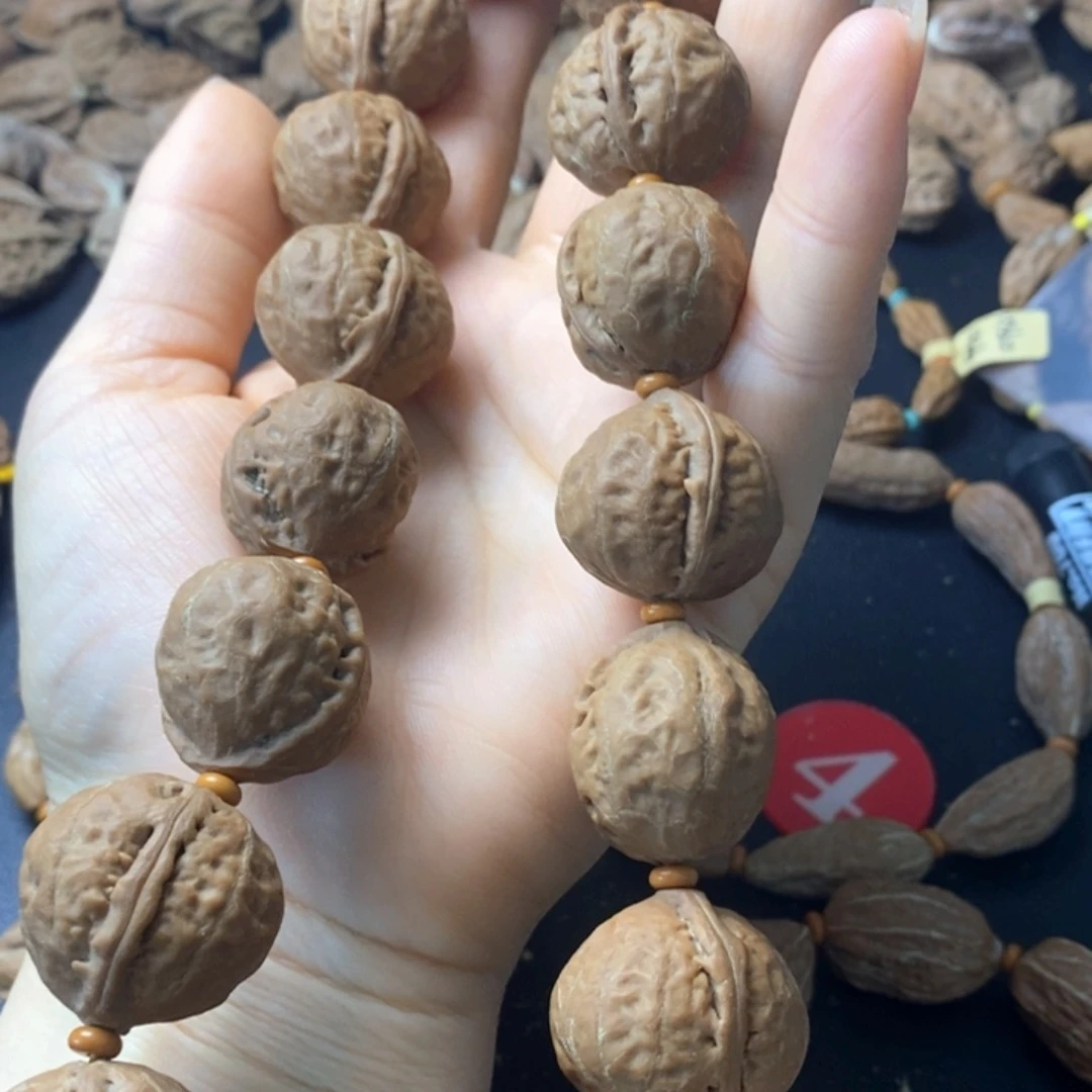 文玩异形秋子手串