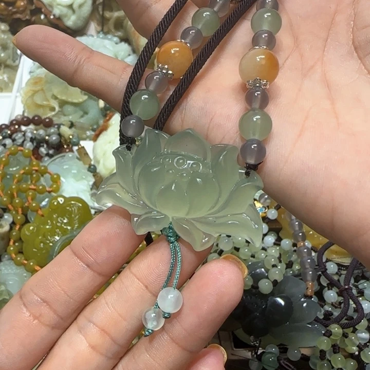 蛇纹石玉未镶嵌吊坠