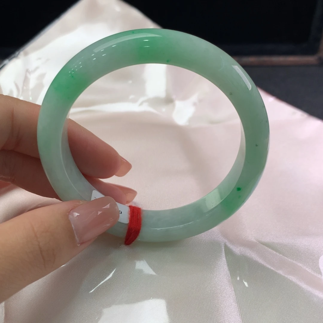 翡翠未镶嵌手镯缅甸A货翡翠 种水阳55 56
