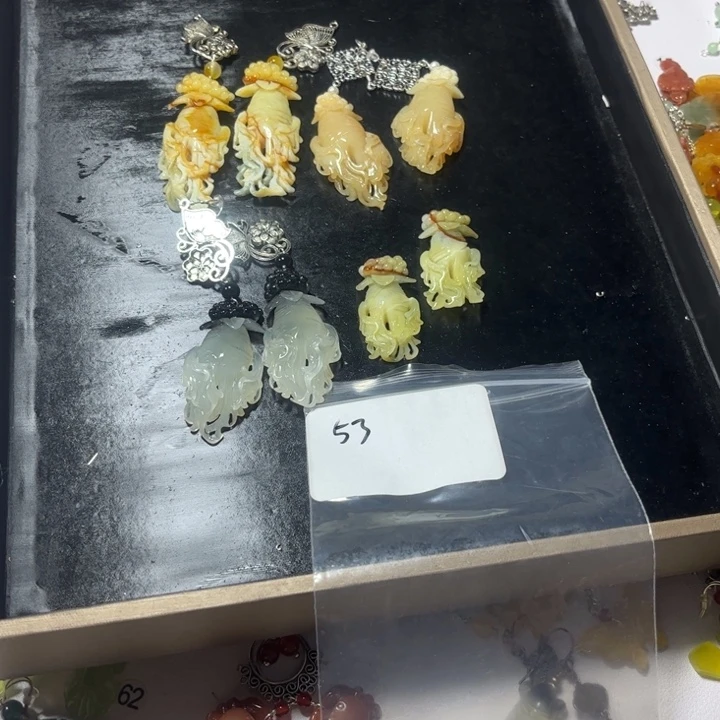 吨***～蛇纹石玉合金耳饰