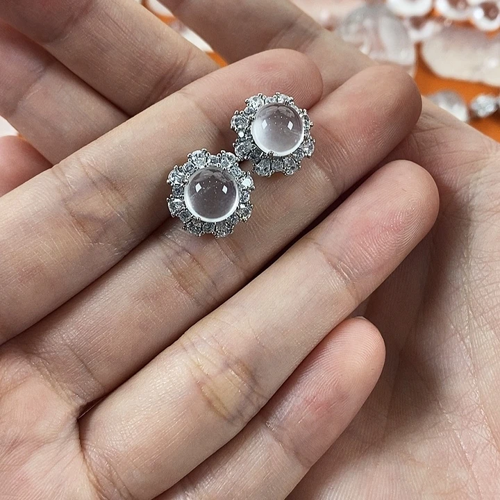 石英质玉合金颈饰