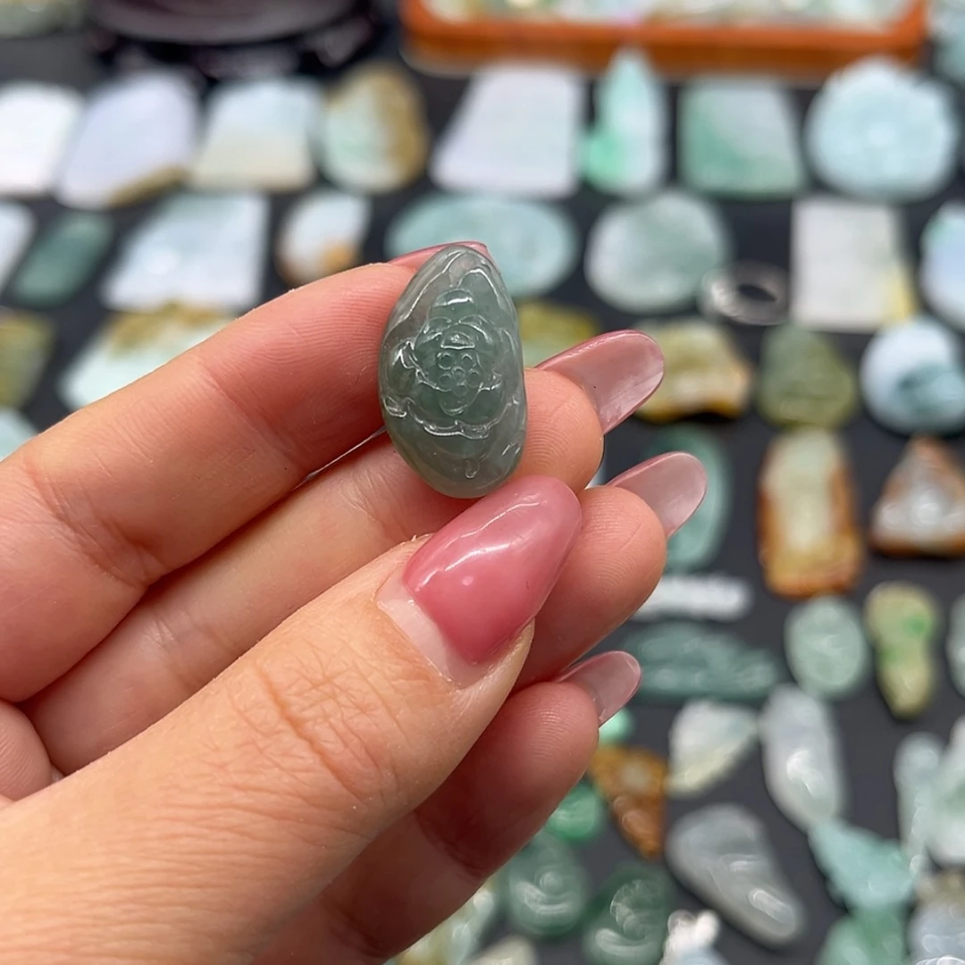 【闪购商品】翡翠颈饰未镶嵌莲花