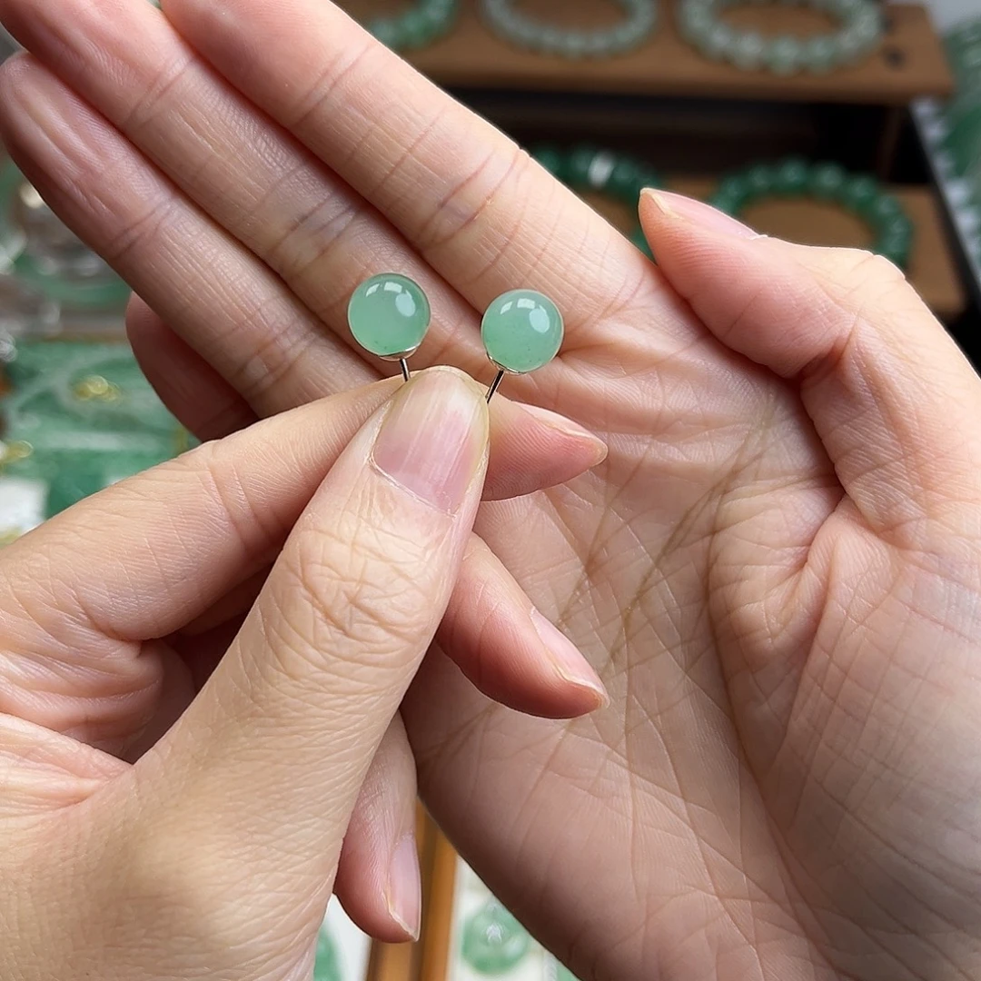 石英质玉（非洲翠）银S925镶嵌耳钉卡9➕