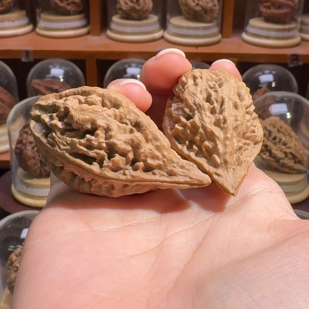 文玩核桃把件鸭嘴兽