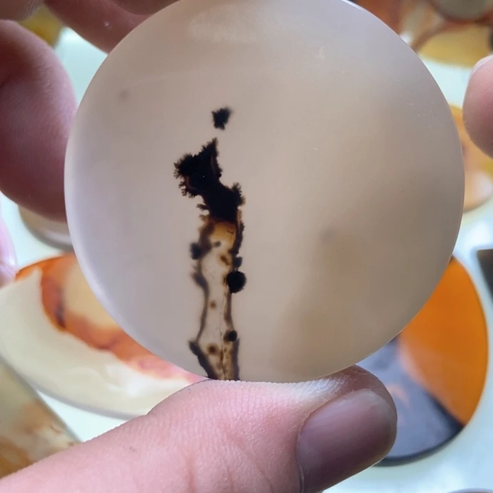 【闪购商品】玛瑙/玉髓颈饰未镶嵌冬*语