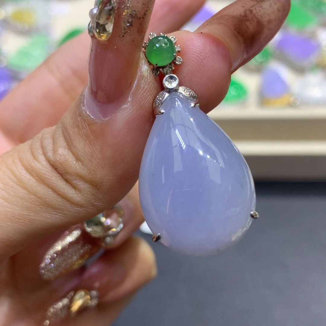 翡翠颈饰18K金镶嵌翡翠