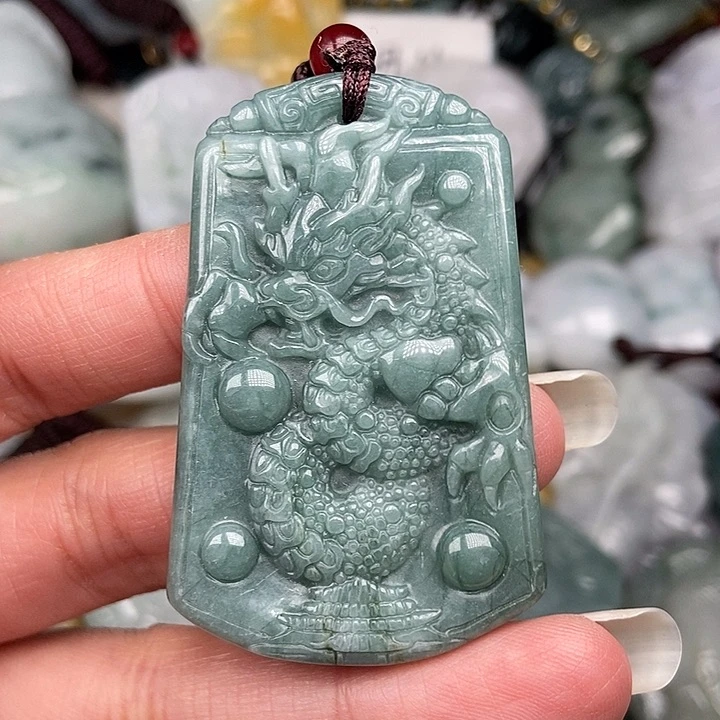 颈饰未镶嵌翡翠?*丁翡翠