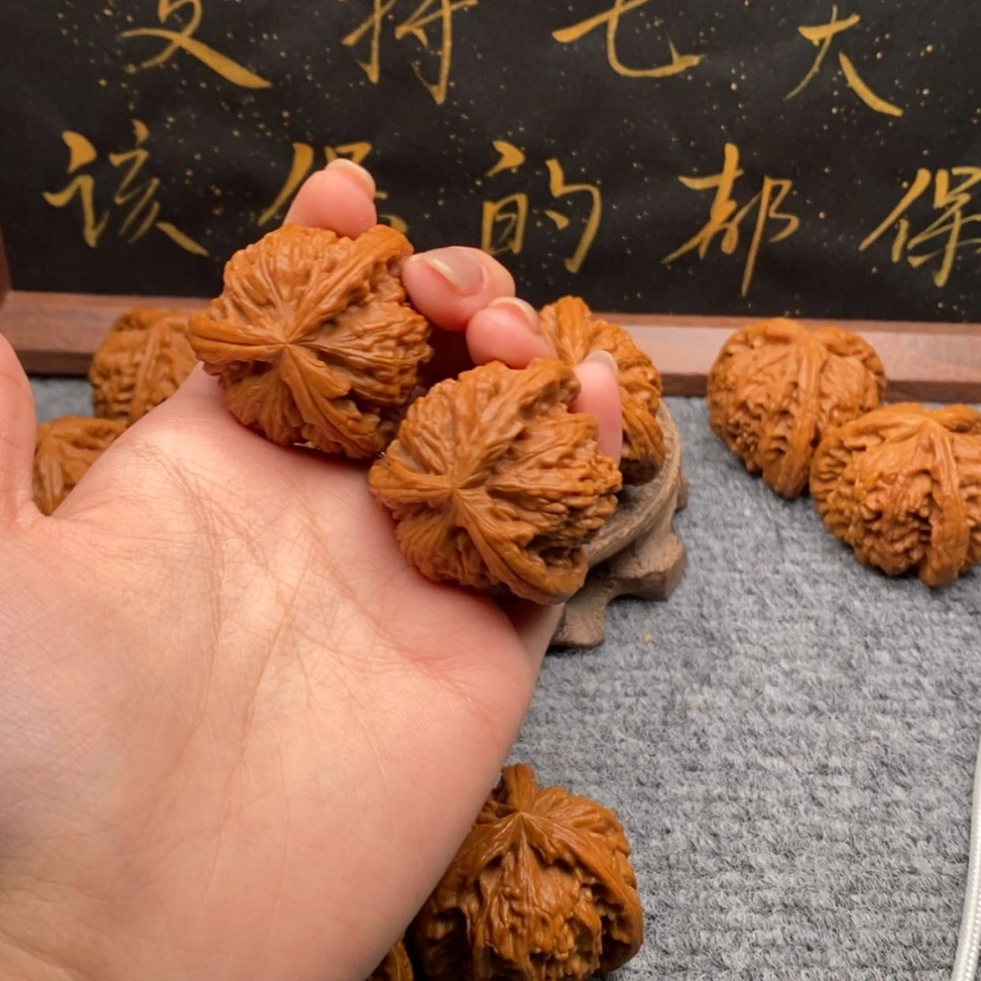 【闪购商品】吊坠文玩核桃娇*