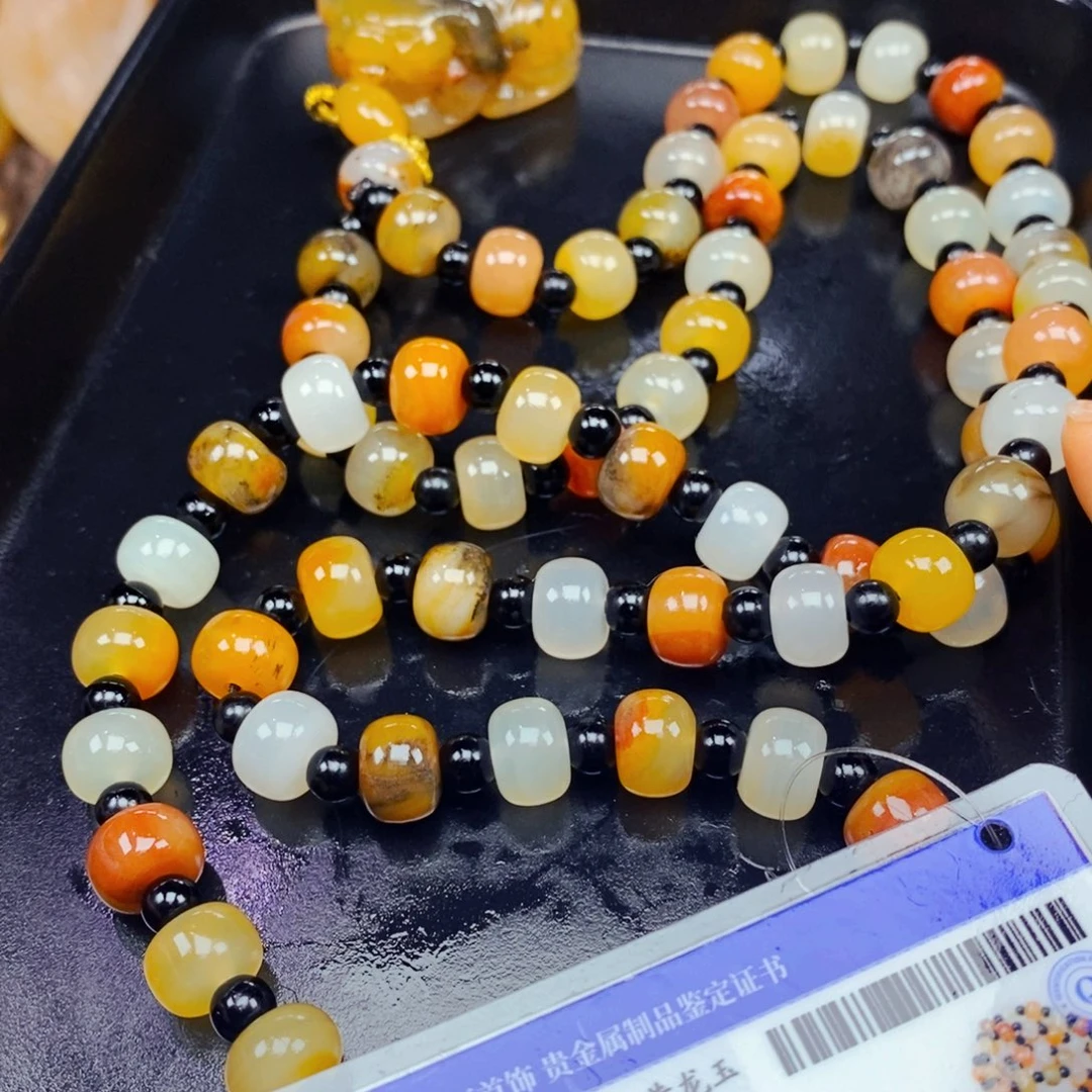 石英质玉（黄龙玉）未镶嵌颈饰