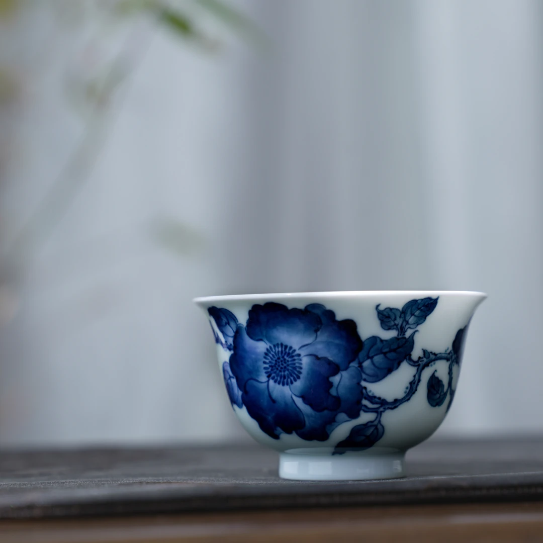 雨后茶具湛蓝伴清寒茶花杯满容70ml茶杯品茗杯陶瓷孔雀杯古董玲珑