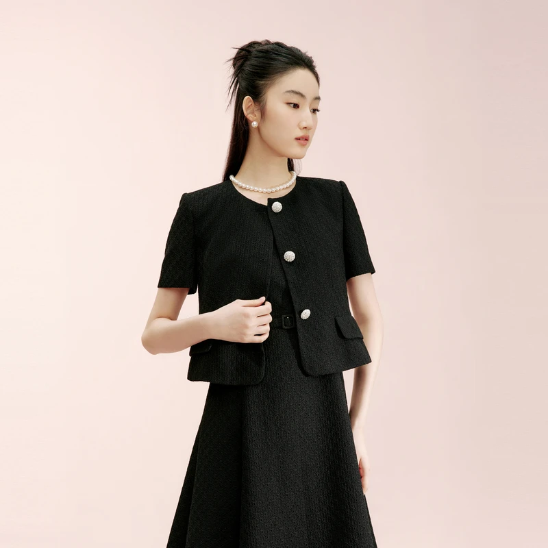 LIME/莱茵【轻悦前行】春季香风气质梭织短截上衣黑色LDGB2BWCJ301