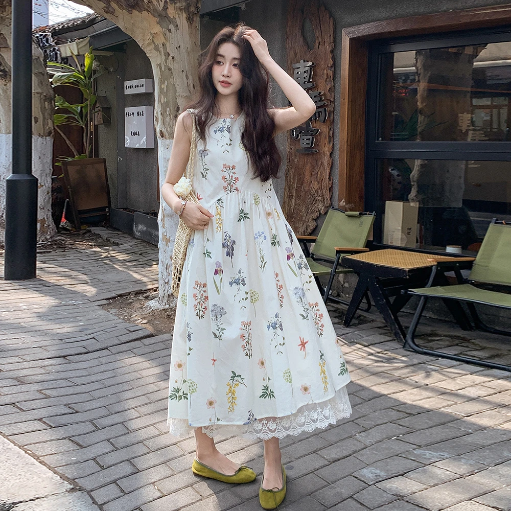 法式森系蕾丝拼接碎花背心连衣裙女2025夏季温柔风减龄度假风裙子