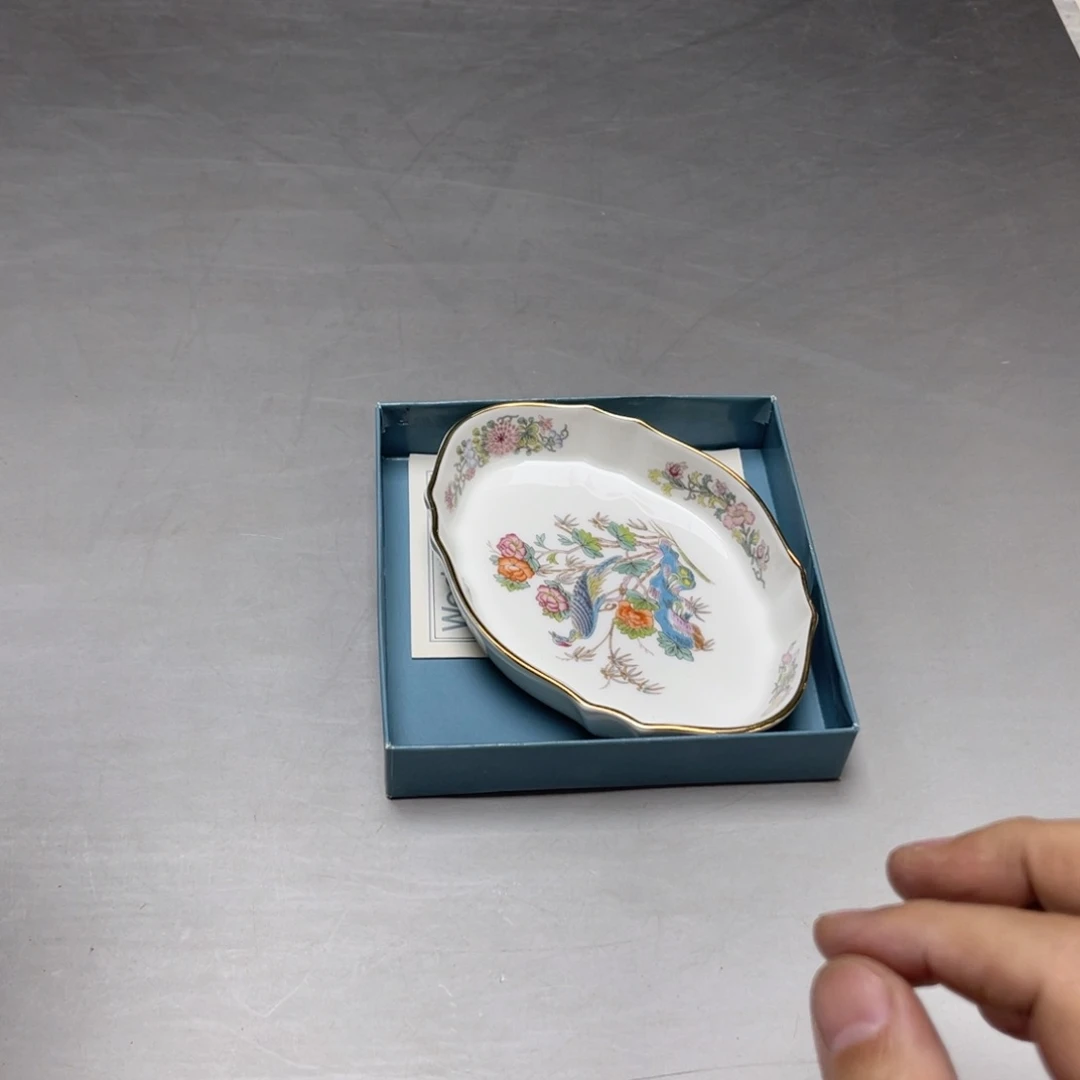 瓷片冻*密密麻麻地排列着一个