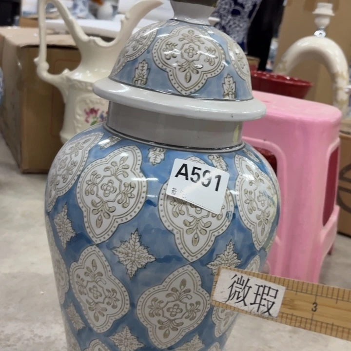 微瑕青花瓷器值得购买