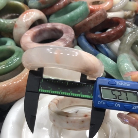 未镶嵌石英质玉珠宝半成品8