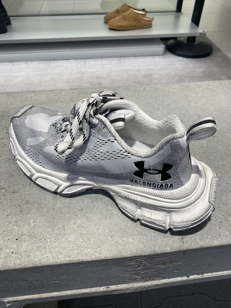 未使用 Balenciaga/巴黎世家 巴黎世家 3XL老爹鞋 白条纹色打折