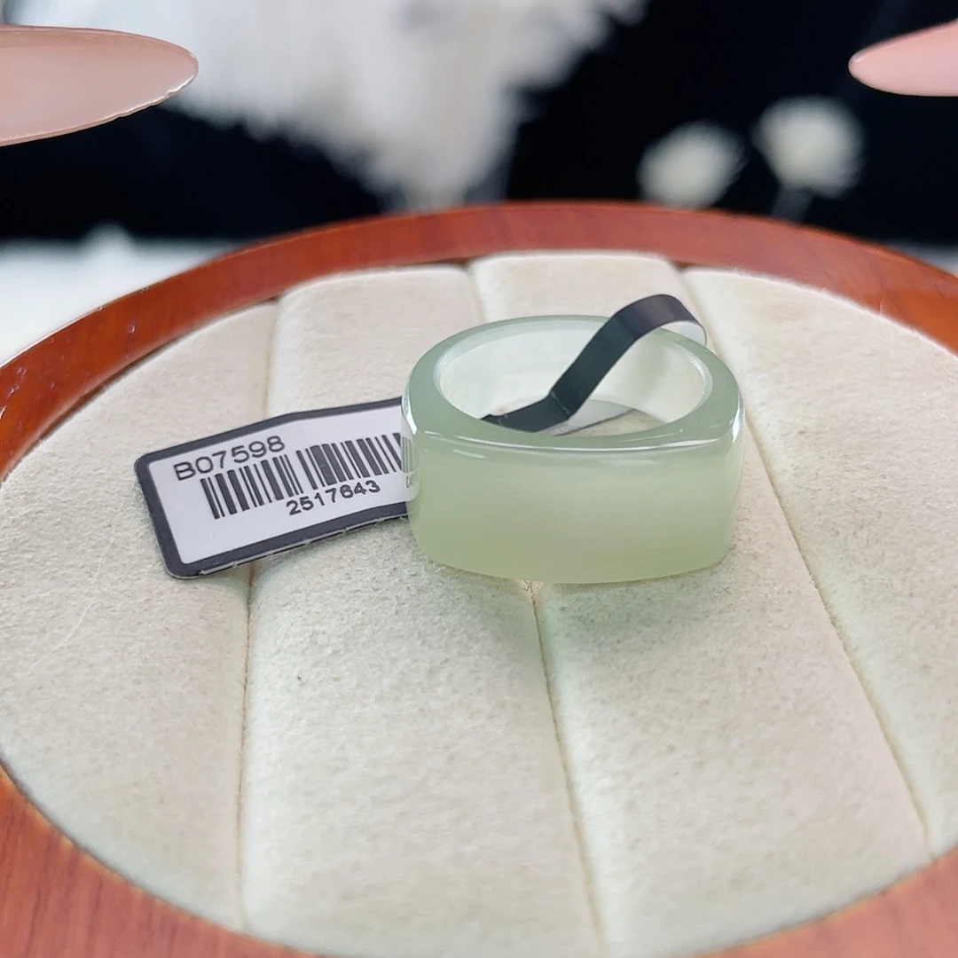 和田玉未镶嵌戒指l117。冰晴马鞍。17.3。不退换