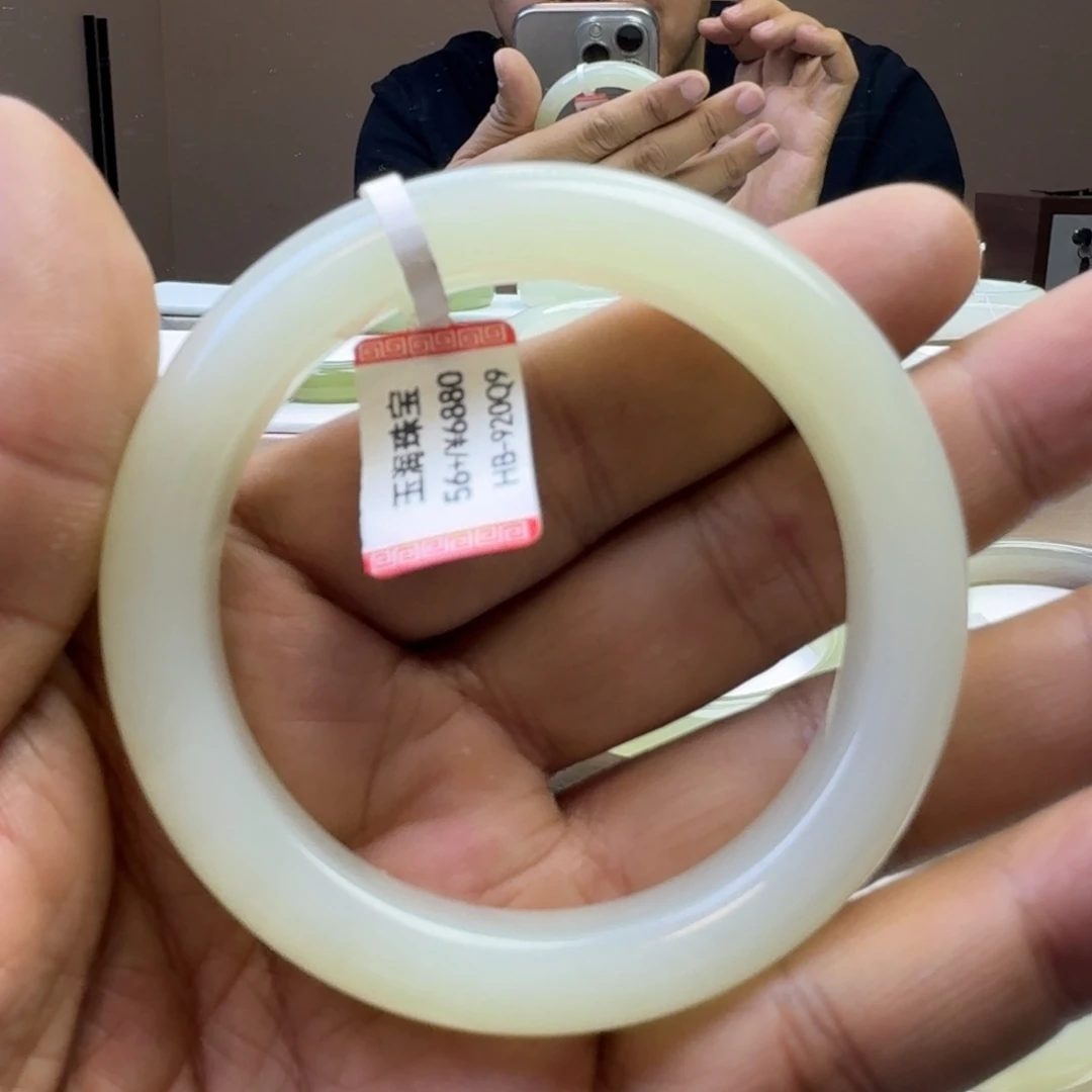 和田玉（糖玉）未镶嵌手镯