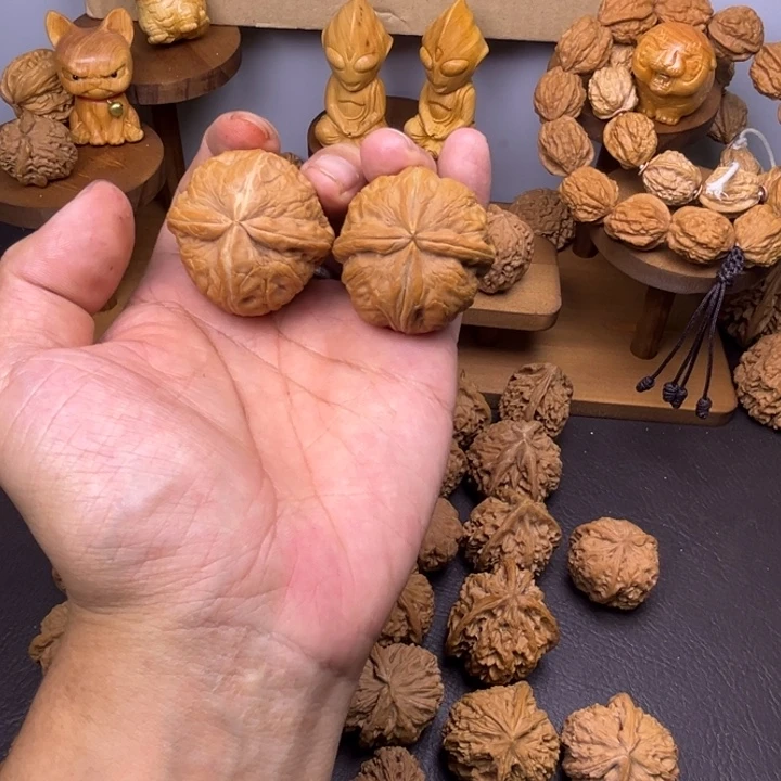 江***2吊坠桃核元宝四棱马虎