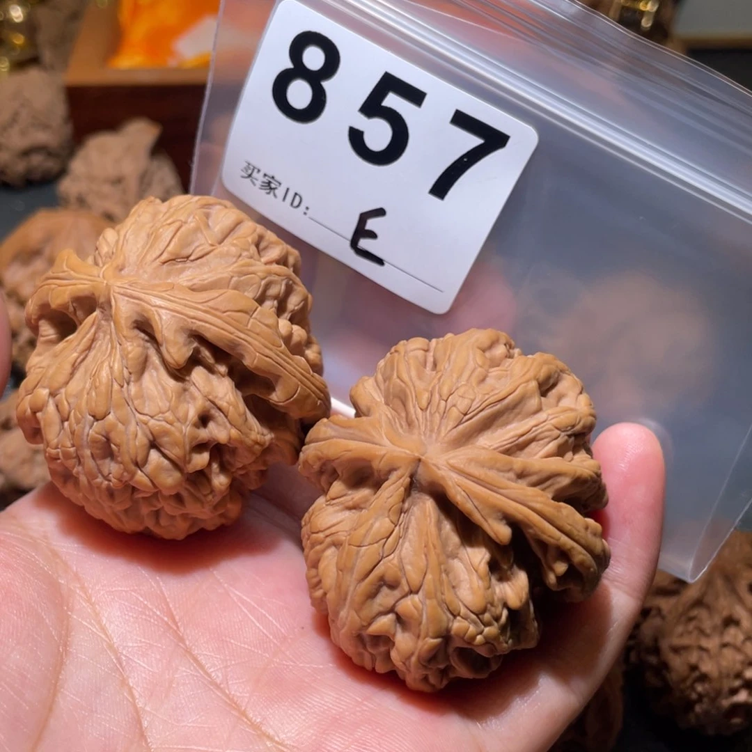 c***l文玩核桃把件红锦鲤