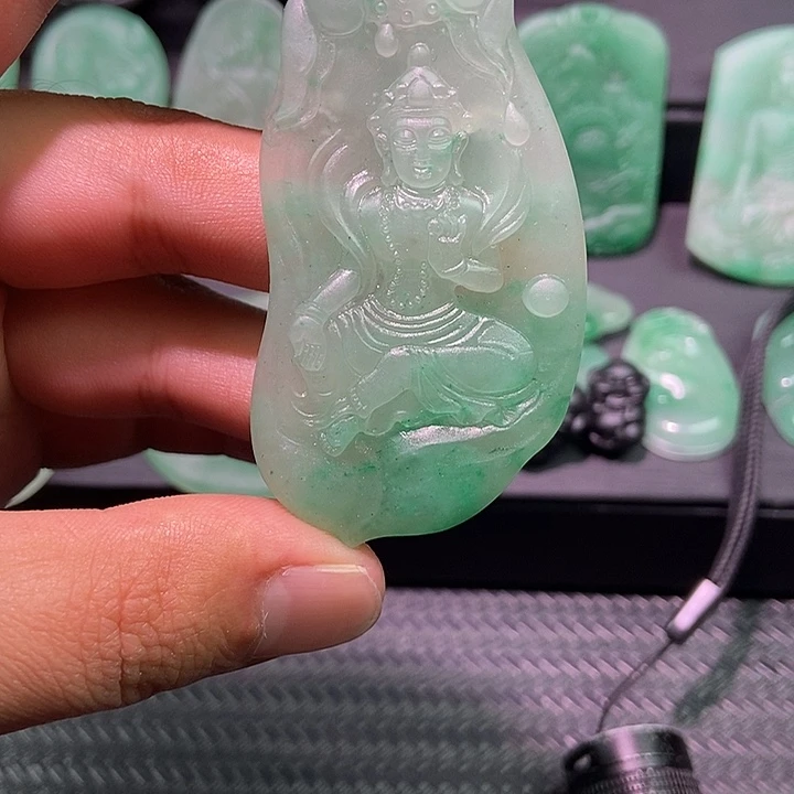 石英质玉（非洲翠）未镶嵌吊坠(赠链)