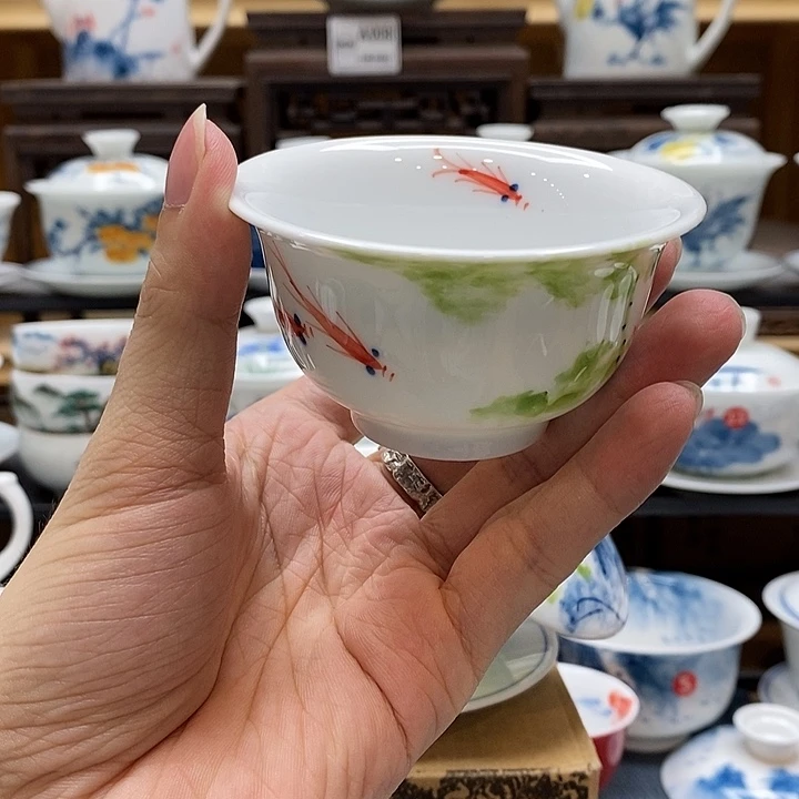 手绘五彩荷花压手杯85cc釉下彩微瑕福利款