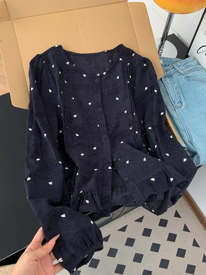 韩系设计感压褶荷叶边灯笼袖衬衫女秋季甜美气质宽松爱心印花上衣