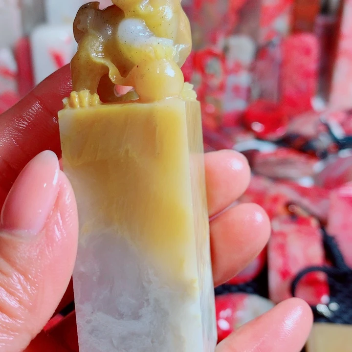 焦***鸿巴林石巴林福黄冻