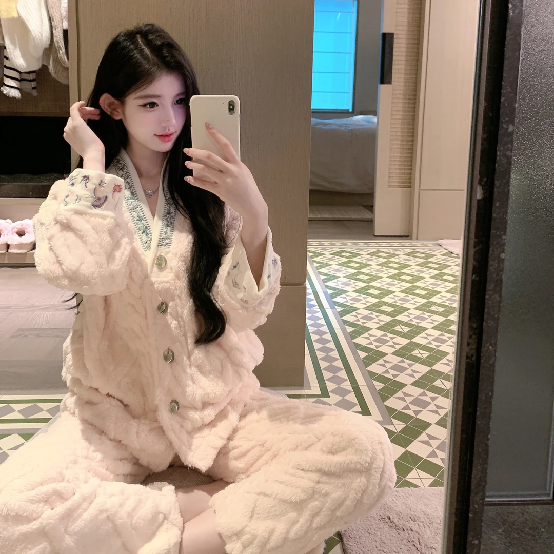 捞捞酱「娇柔oni」国风刺绣蝴蝶珊瑚绒加厚冬款睡衣2025高级气质